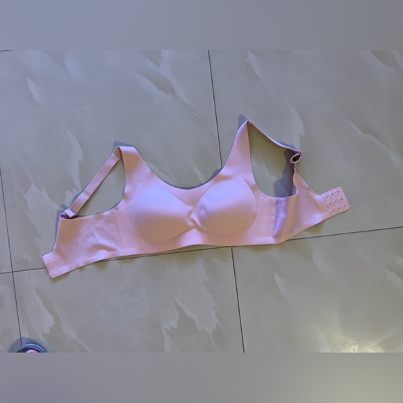 Ambrielle light pink bras nylon and elastine lightweight’s Size M - Picture 11 of 14